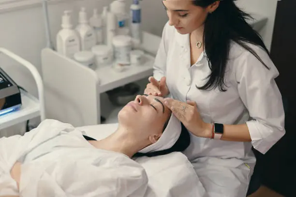 AI Chatbot for Aesthetic Clinic